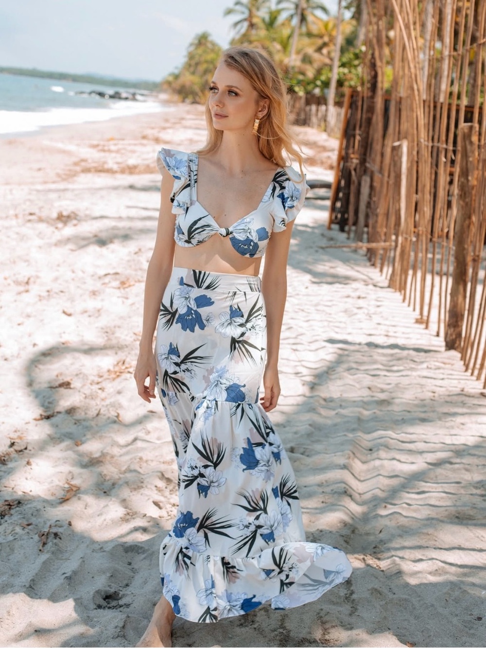 NWOT Mar de Lua / Sz Med/ Floral Halter Bikini Top and skirt  in Cream and Blue